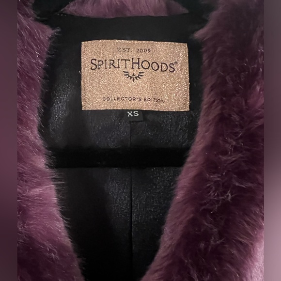 Women’s SpiritHoods Faux Fur Coat - Picture 2 of 4